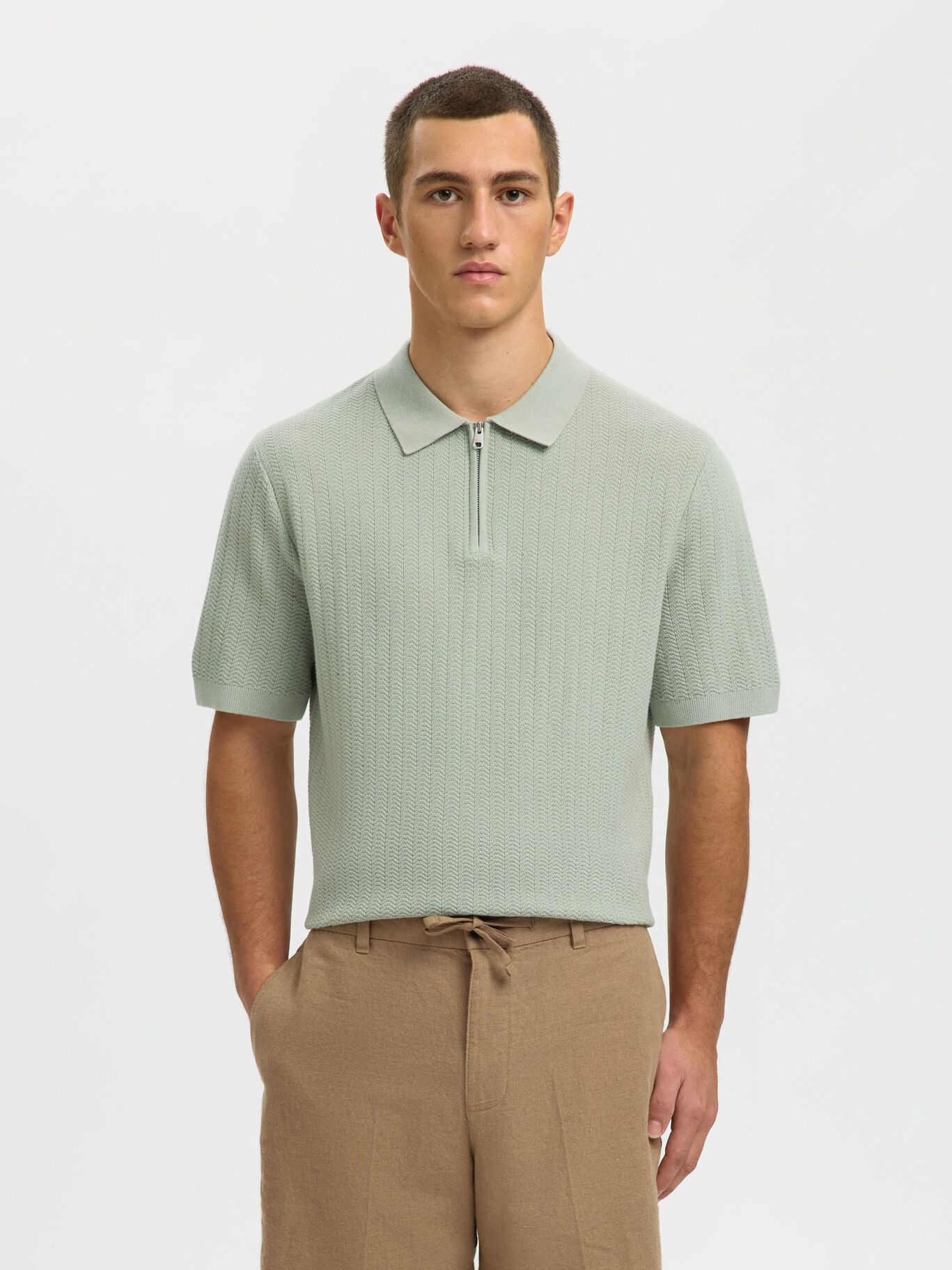 Short-sleeved knit polo shirt