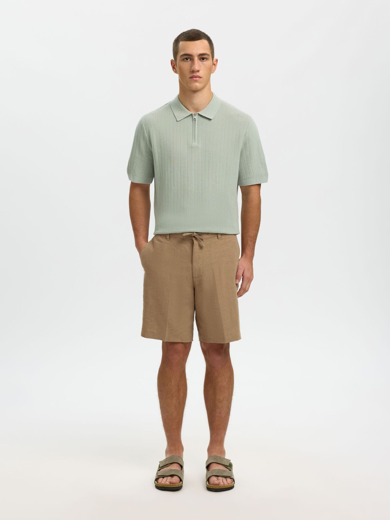 Short-sleeved knit polo shirt