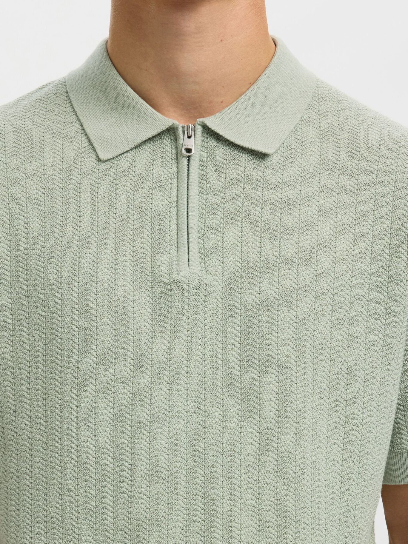 Short-sleeved knit polo shirt