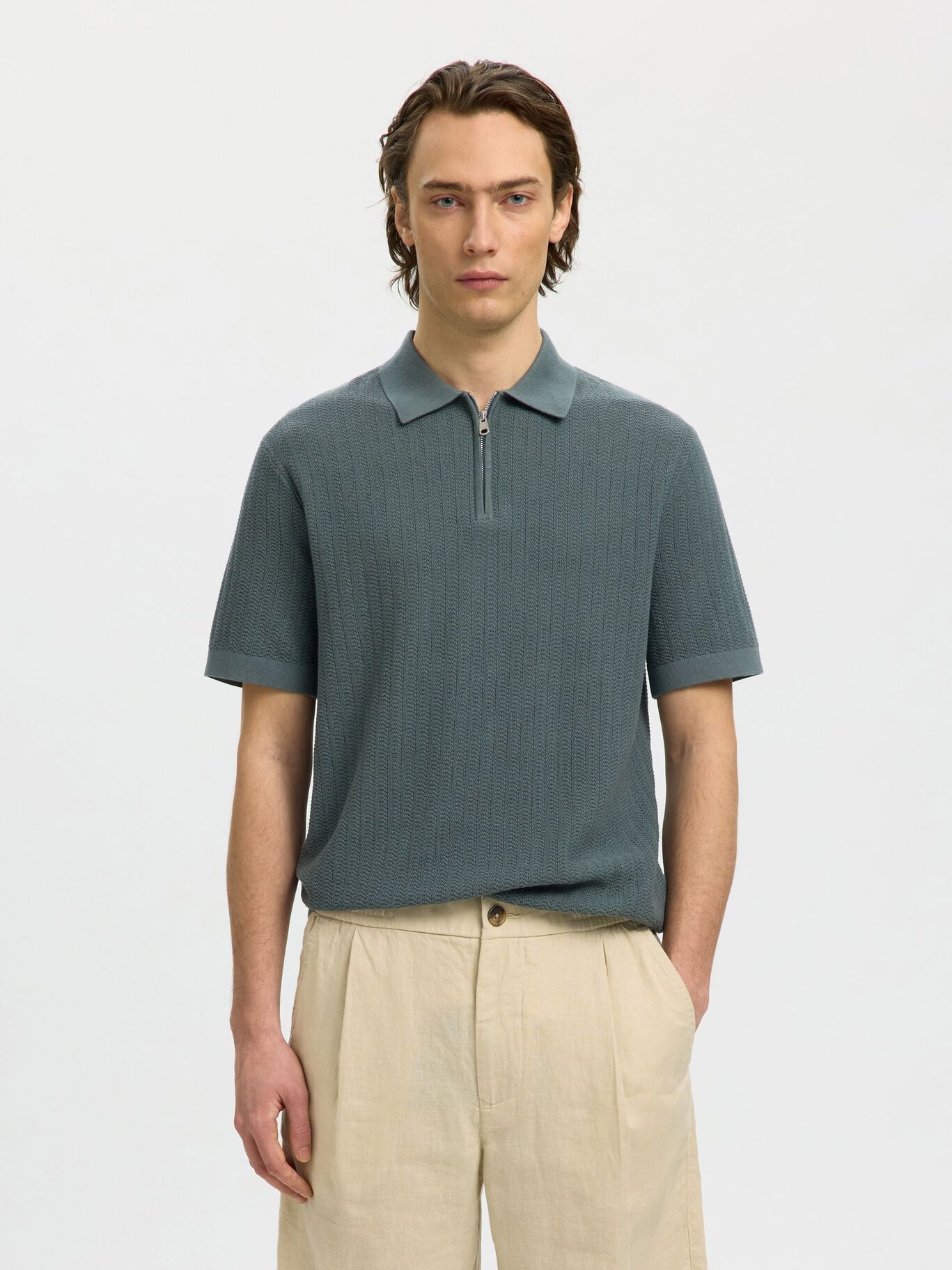 Short-sleeved knit polo shirt