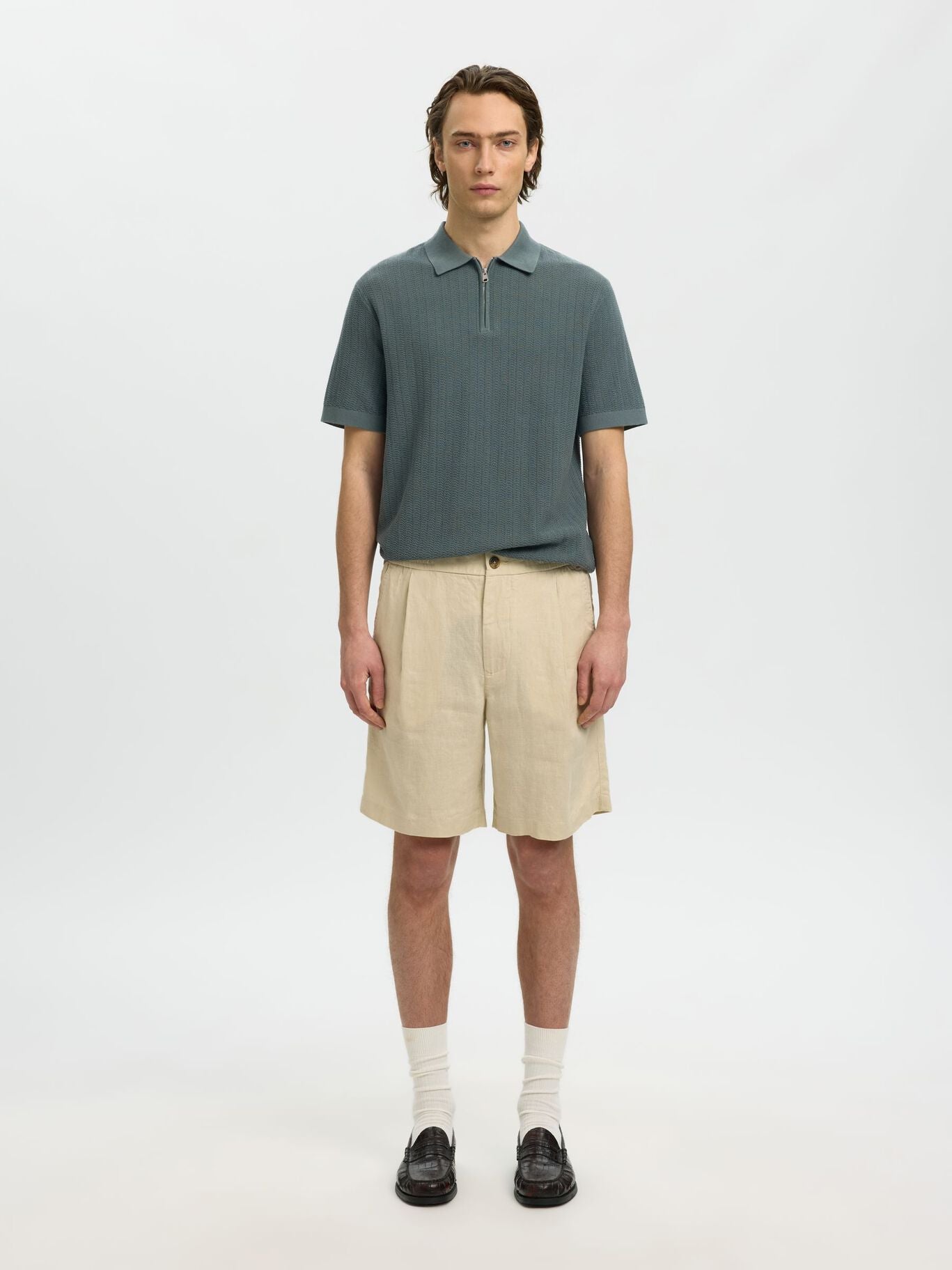 Short-sleeved knit polo shirt