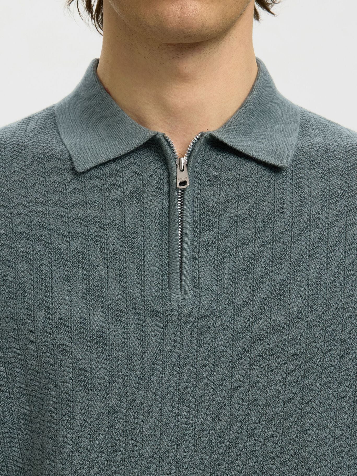 Short-sleeved knit polo shirt