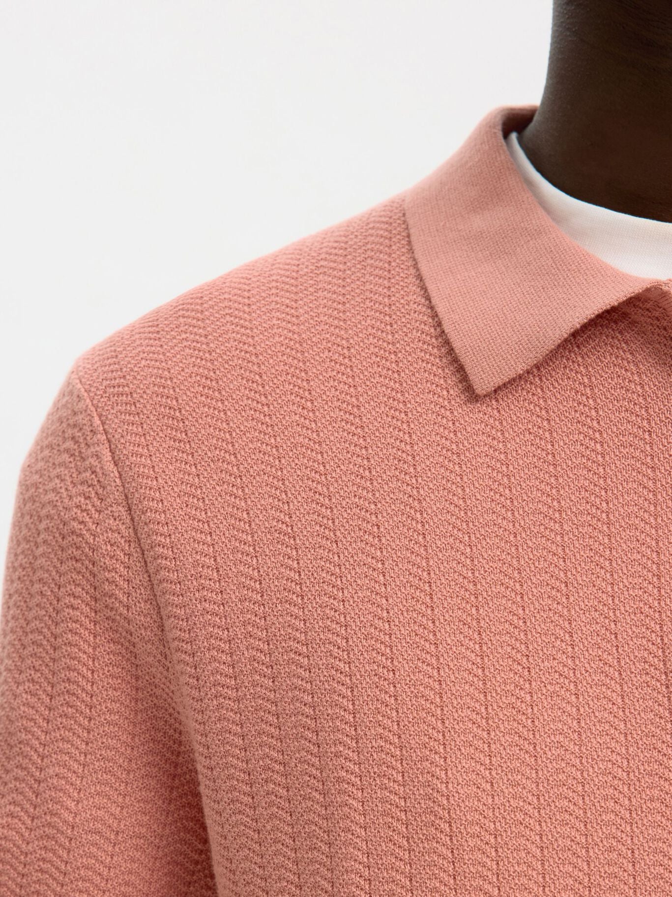 Short-sleeved knit polo shirt