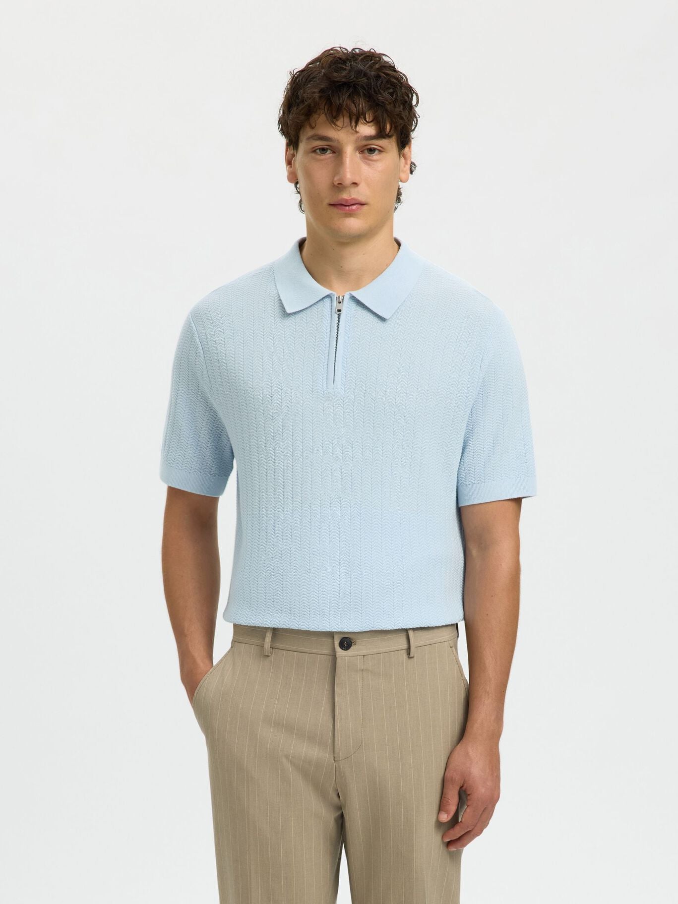 Short-sleeved knit polo shirt