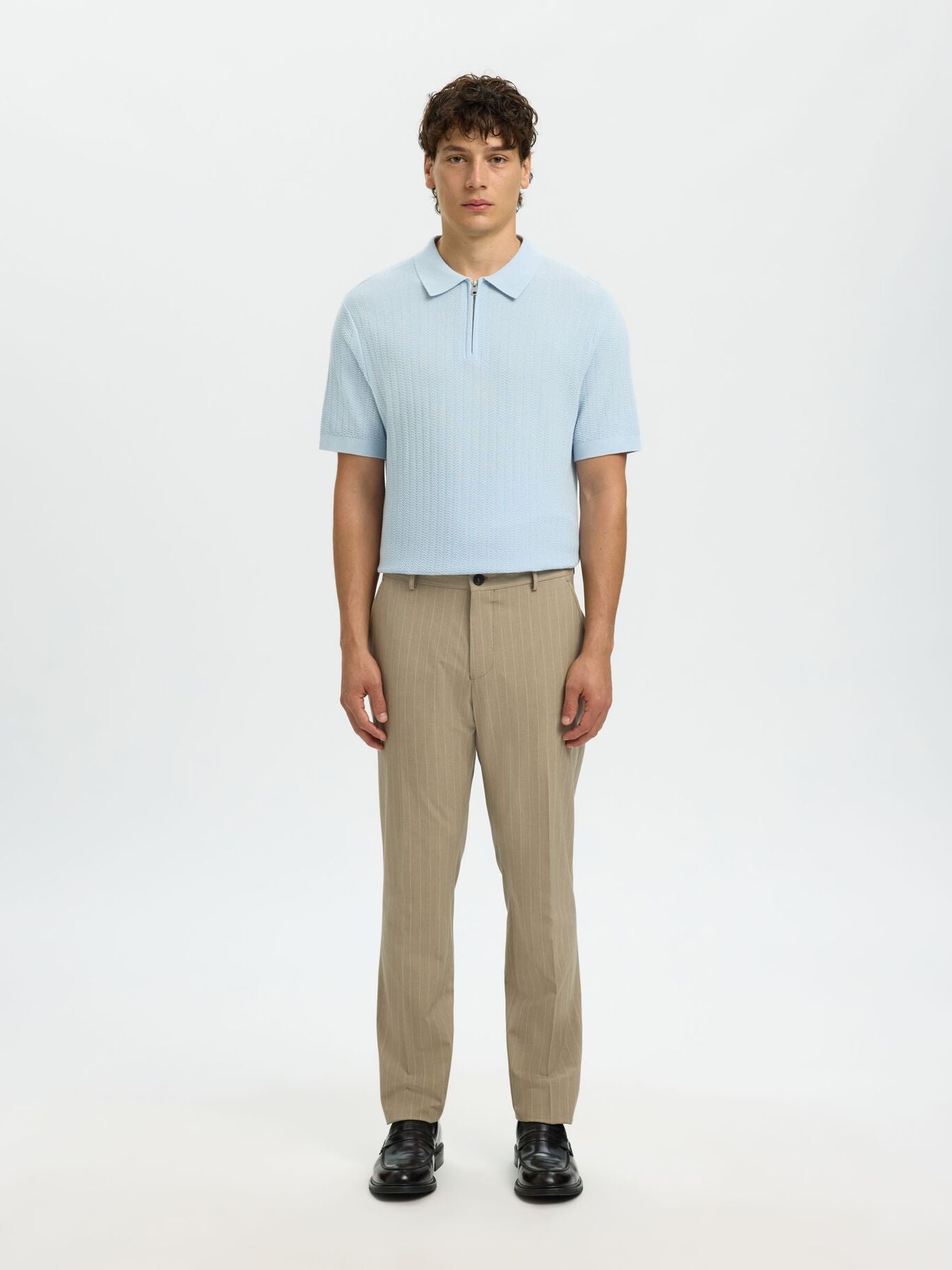 Short-sleeved knit polo shirt