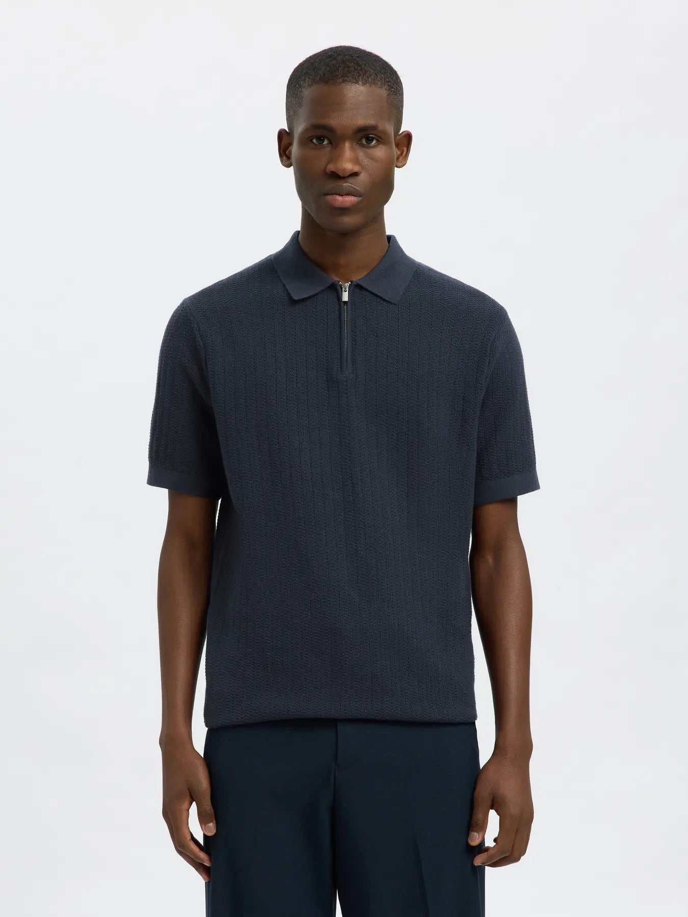 Short-sleeved knit polo shirt