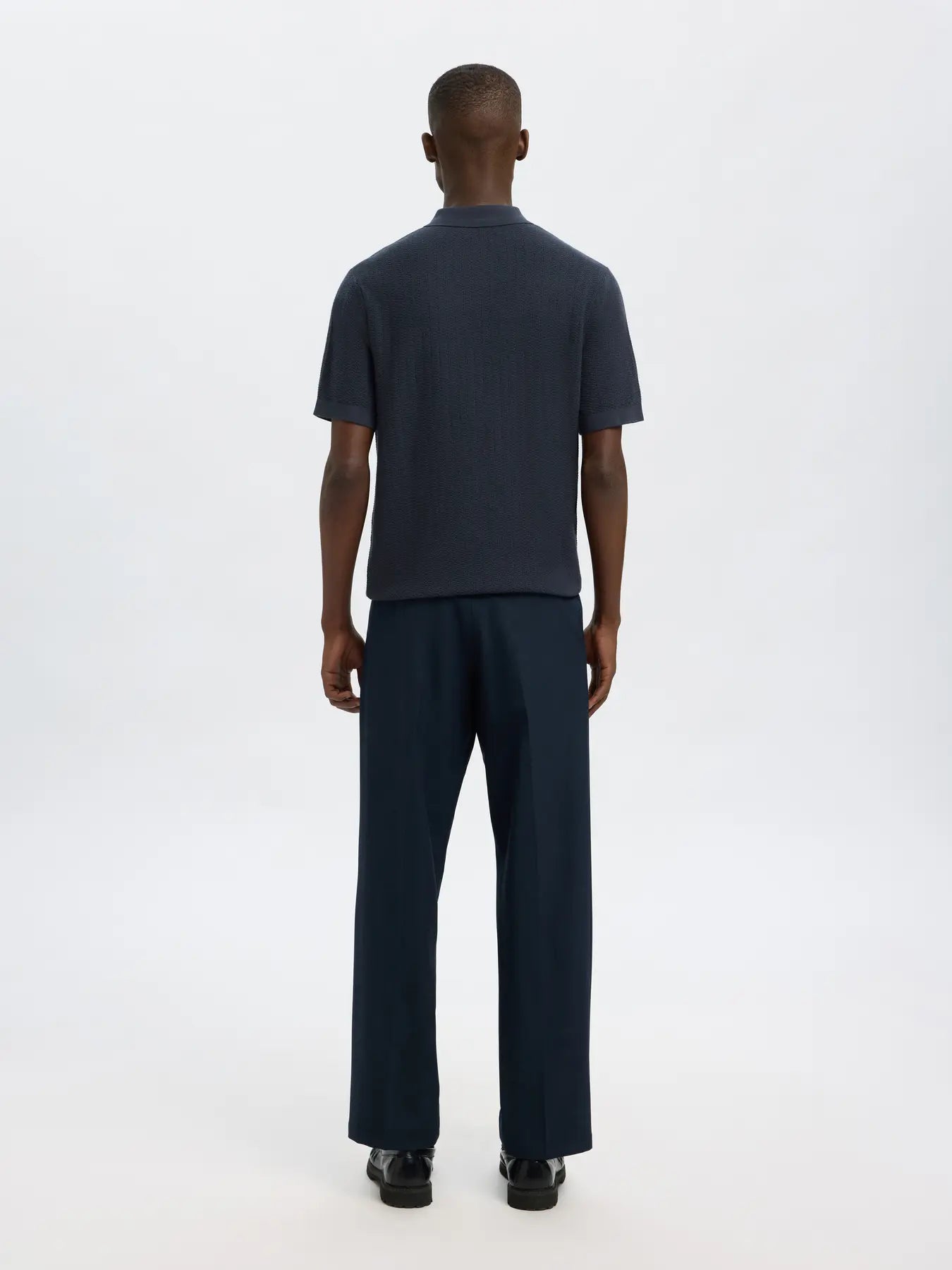 Short-sleeved knit polo shirt