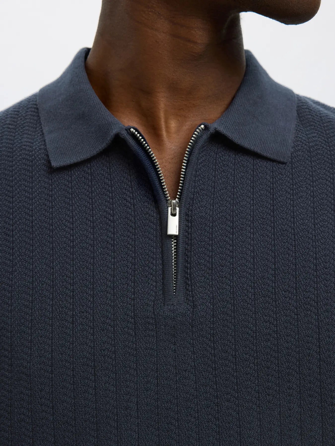 Short-sleeved knit polo shirt