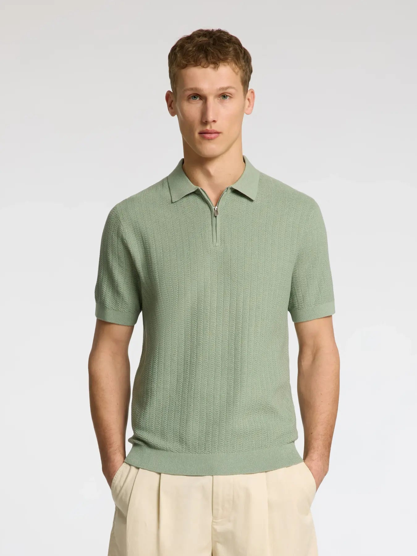 Short-sleeved knit polo shirt