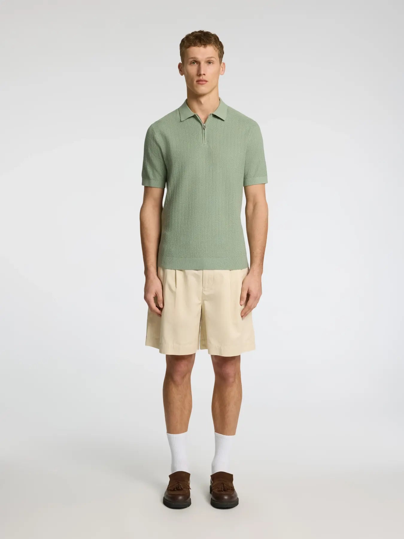 Short-sleeved knit polo shirt
